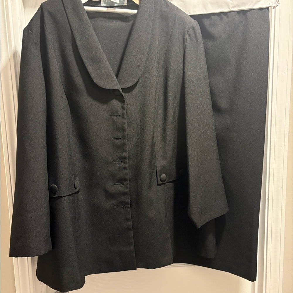 Allison Woods Elegant Black Women's Jacket & Skirt Suit
